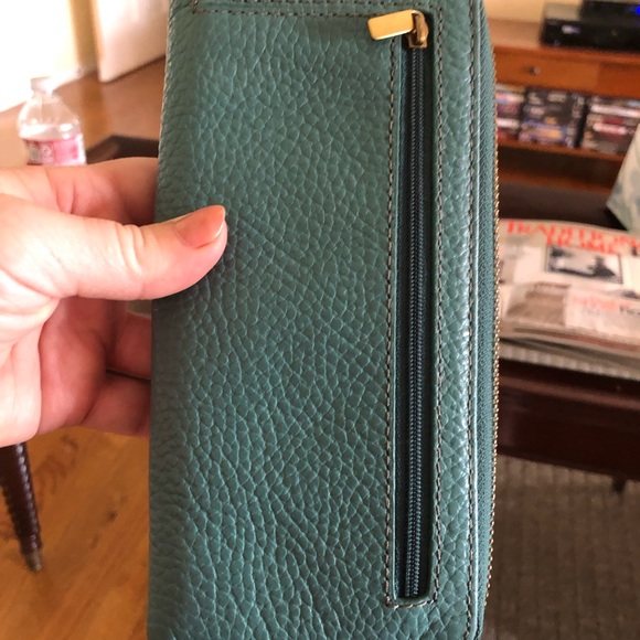 A Fossil leather wristlet wallet in a beautiful teal green. - Picture 6 of 10
